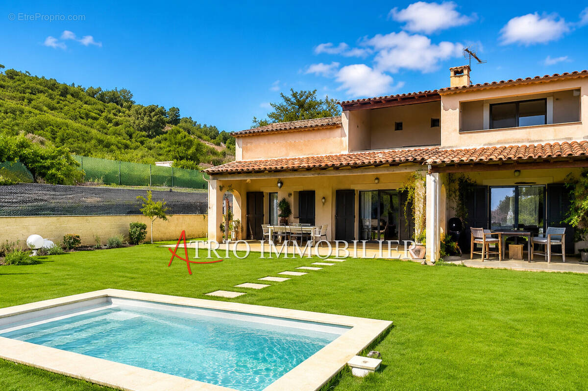 Maison à SAINT-LAURENT-DU-VAR