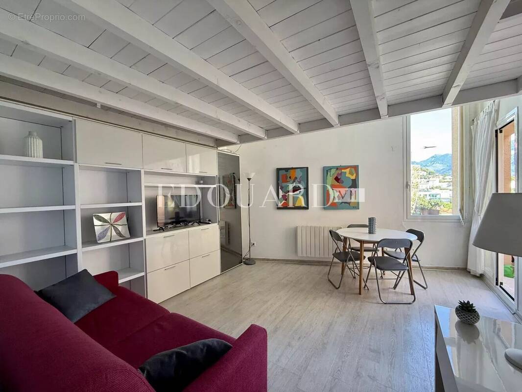 Appartement à ROQUEBRUNE-CAP-MARTIN