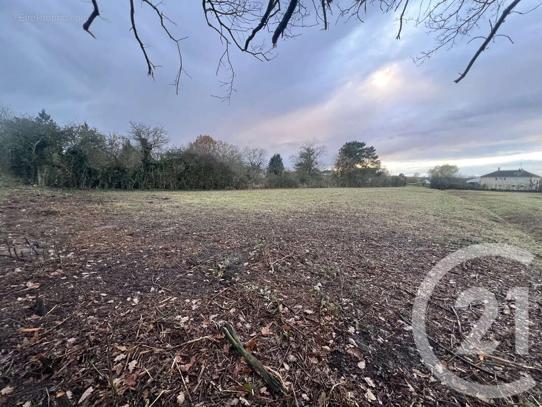 Terrain à GURGY