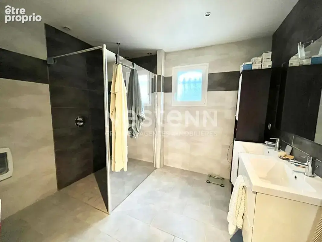Villa plain-pied 140 m² - 3 chambres, piscine et cuisine d'été sur 1200 m² à Aigues-Vives - photo 7