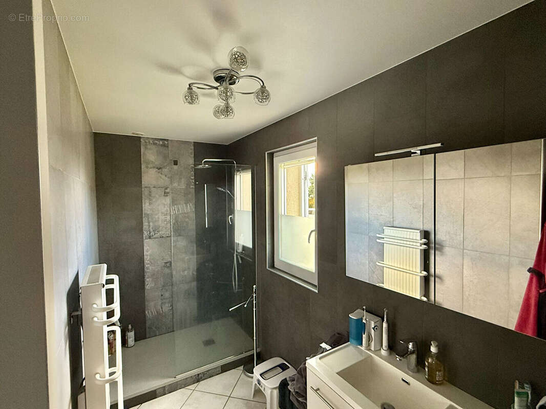 SECTEUR MANZAT / Maison familiale à vendre de 130 m², belles prestations  et extérieur soigné ! - photo 10