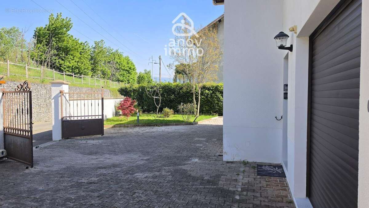 Maison à FONTAINE