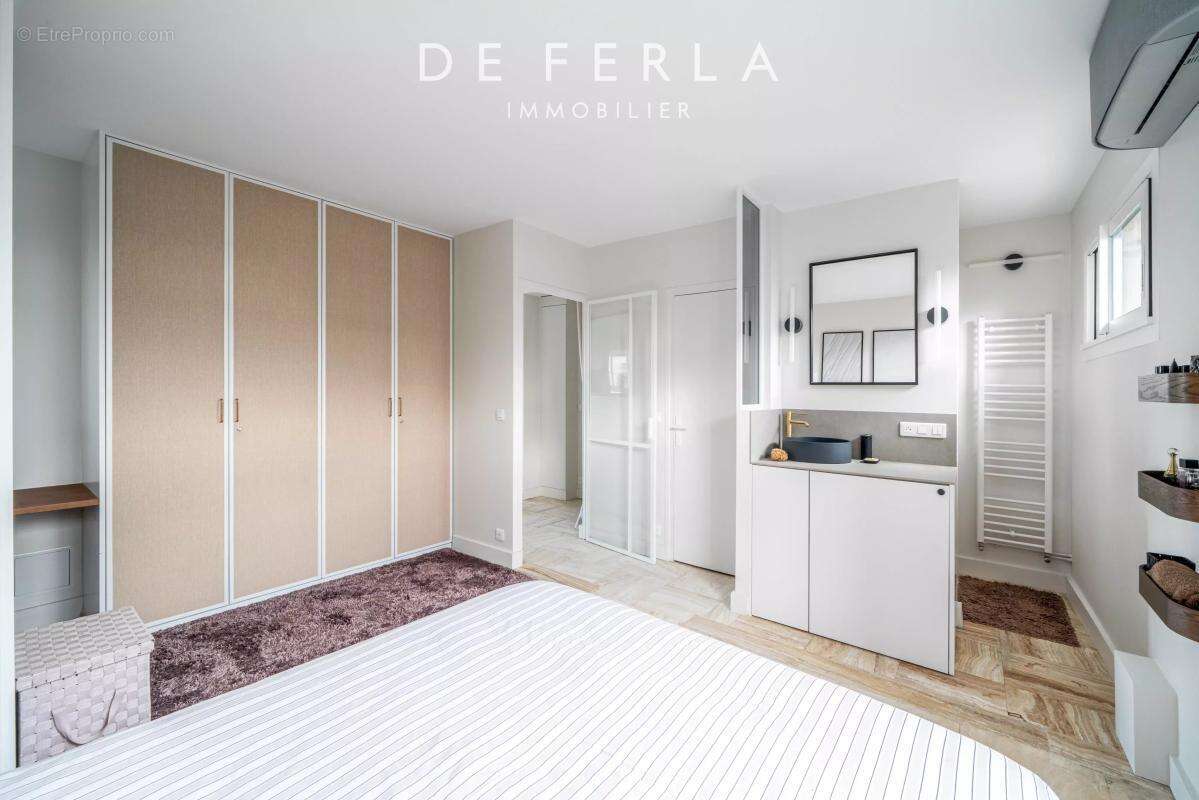 Appartement à PARIS-15E