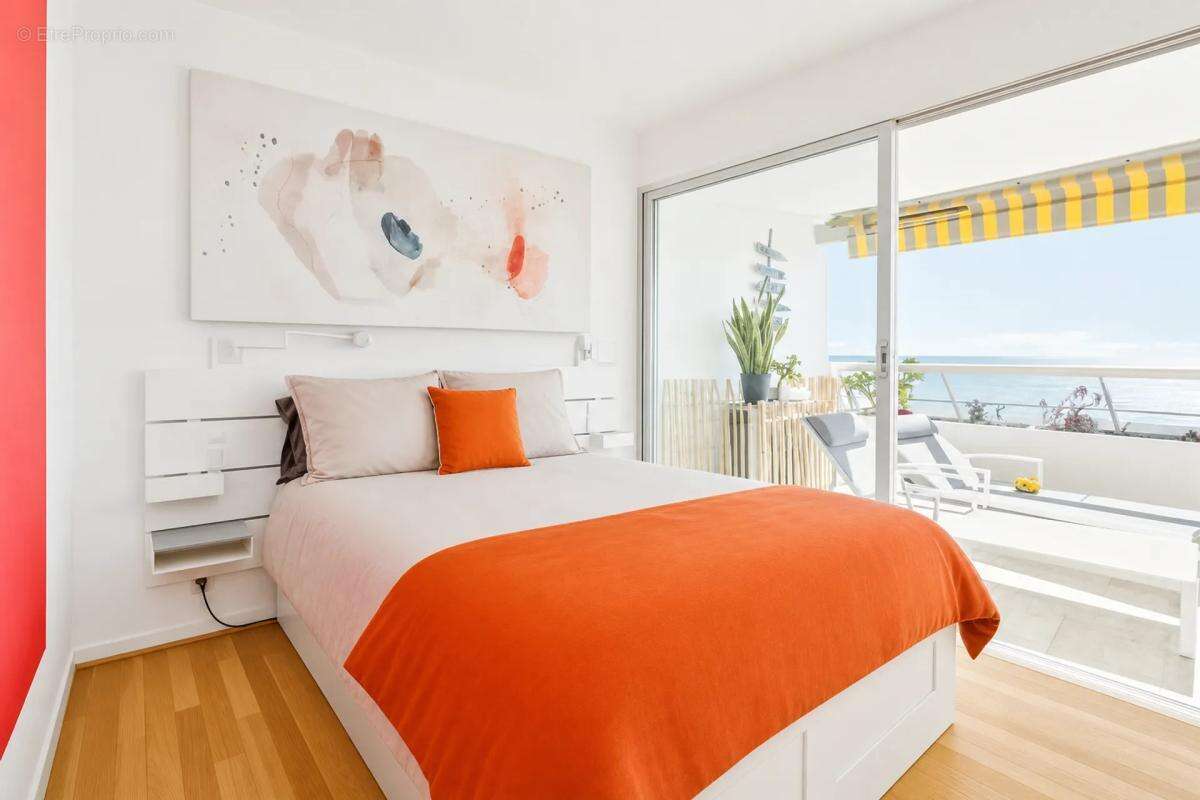Appartement à VILLENEUVE-LOUBET