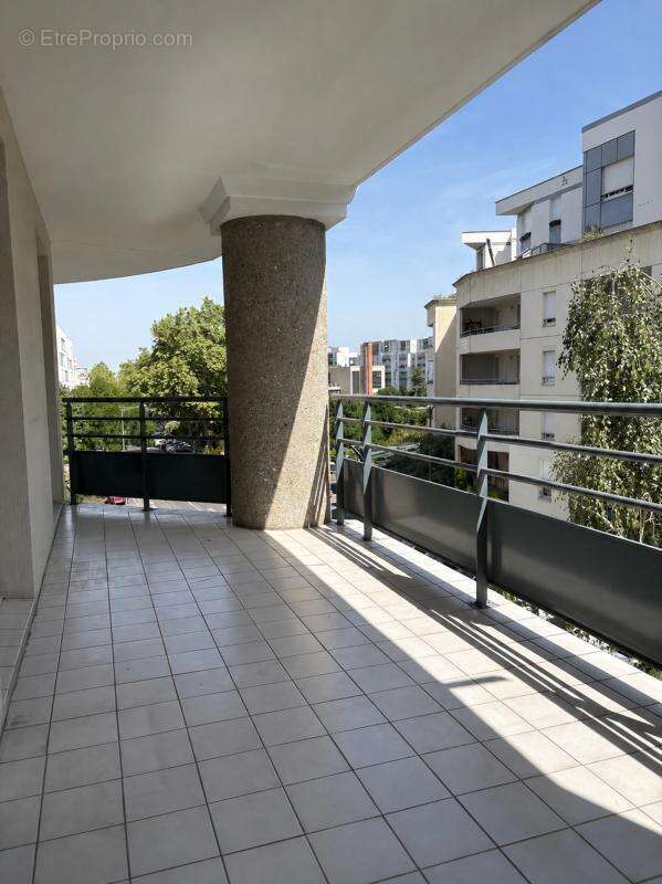 Appartement à LYON-8E