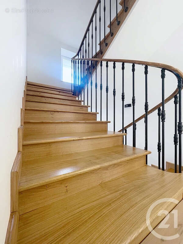 Maison 213 m² à Thaon-Les-Vosges  - photo 15