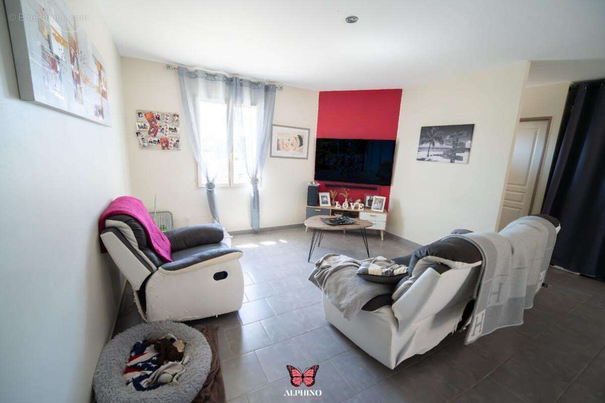 Maison 89 m² à Saint-Martial-De-Valette  - photo 3