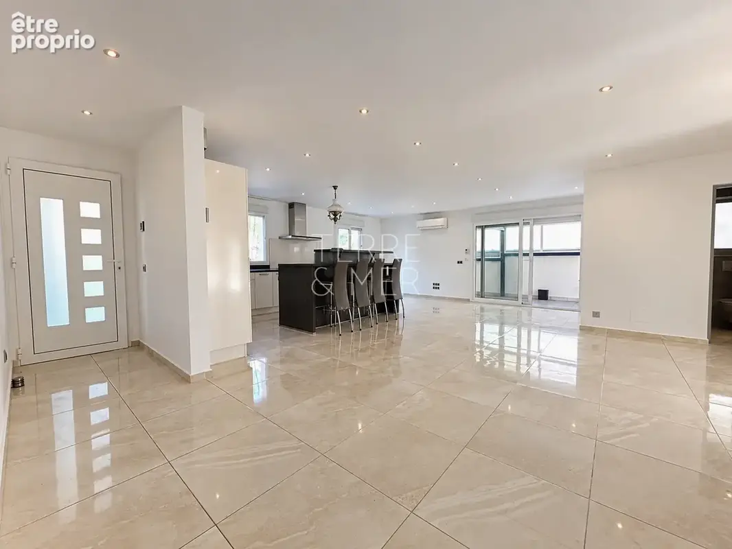 Maison 4 pièces de plain-pied 106m2 - 2 garages - photo 4