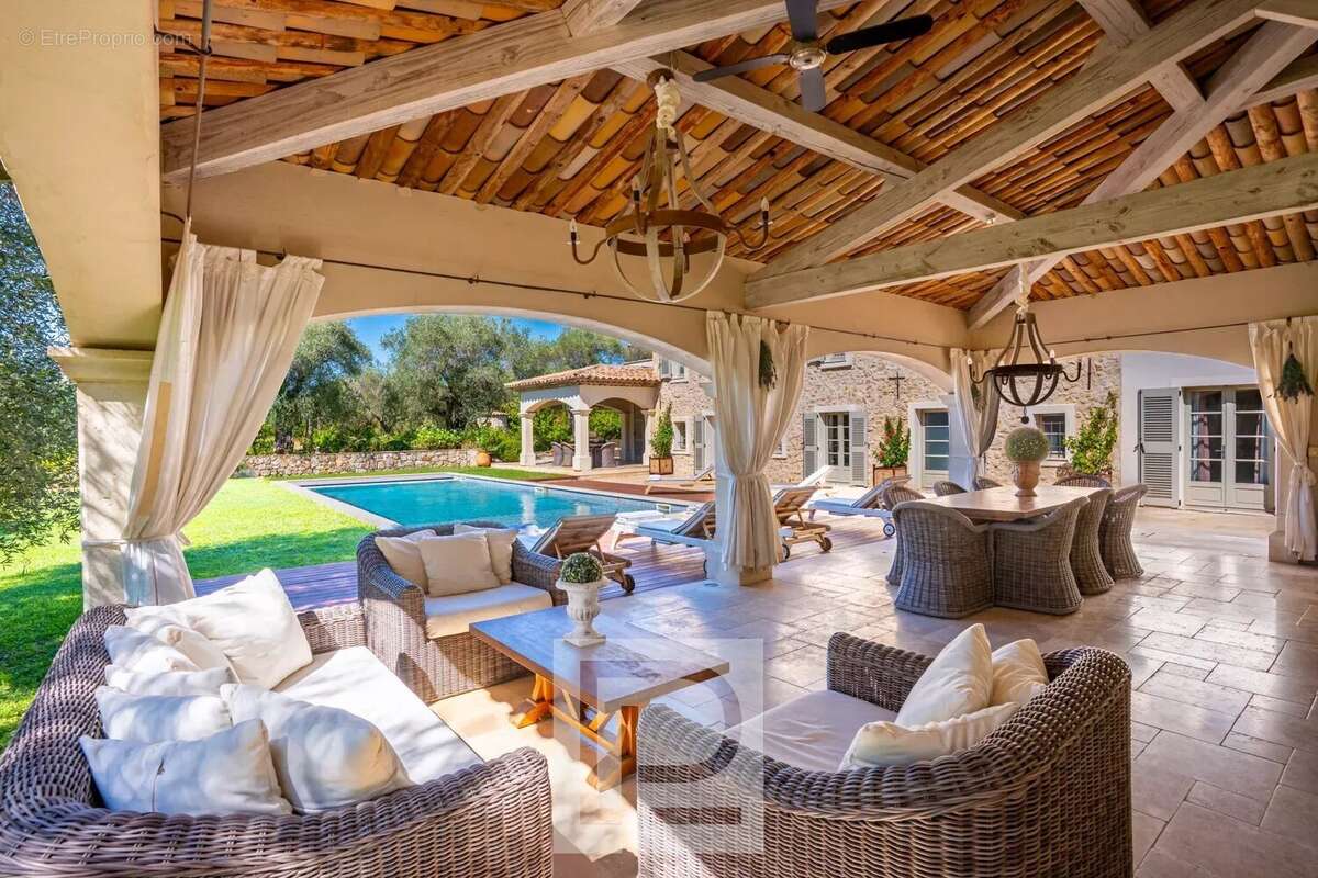 Maison à MOUGINS