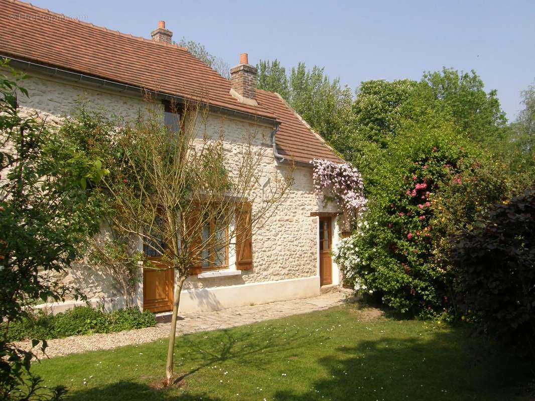 Maison à VAYRES-SUR-ESSONNE