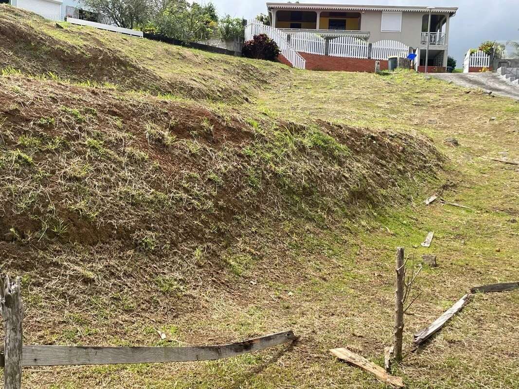 Terrain à LE MARIGOT