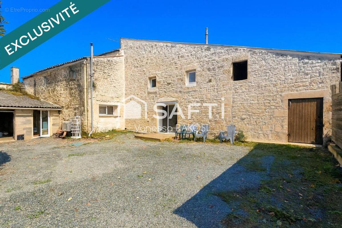 Photo 1 - Maison à SAINT-SAVINIEN