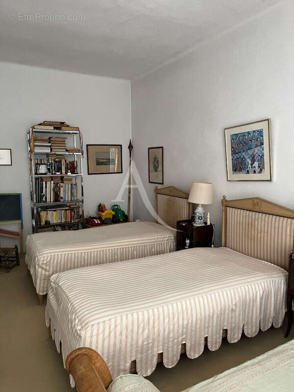 Maison Nimes 7 pièce(s) 257.42 m2 - photo 11