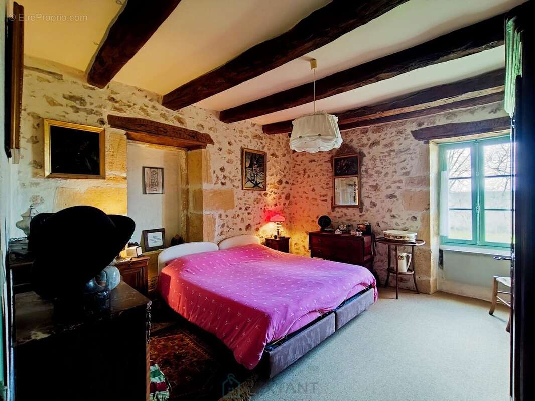 Proche Monpazier, propriété de caractère avec 3 habitations, dépendances et piscine sur 5,3 hectares de terrain - photo 10