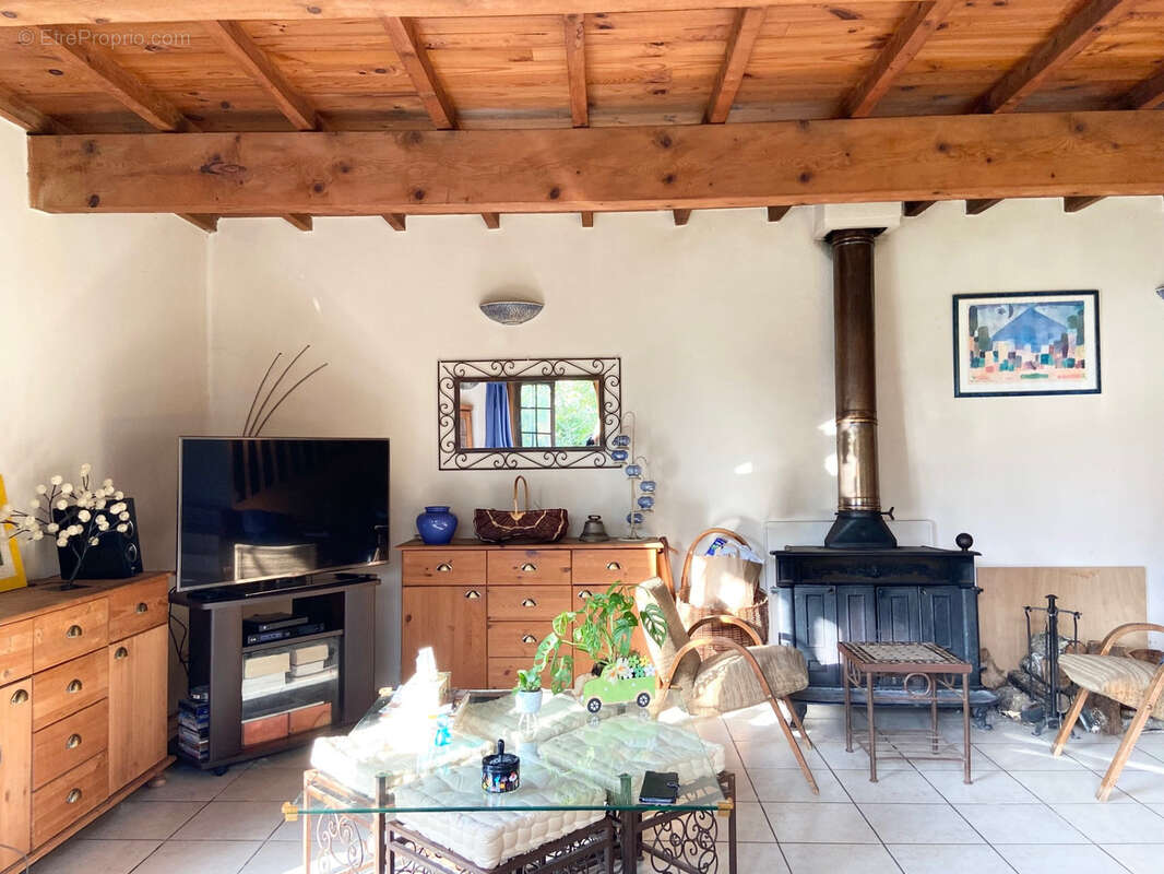 Maison à LUSSAN