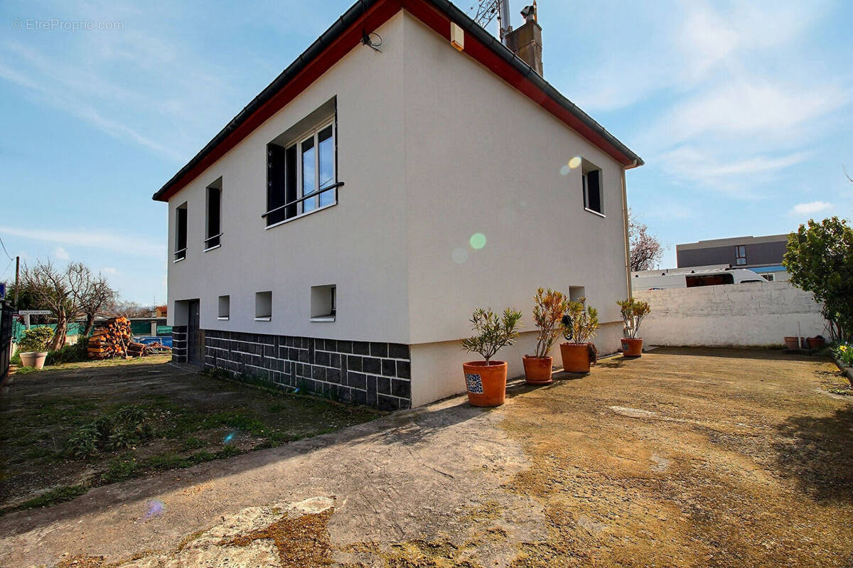 Maison à CLERMONT-FERRAND
