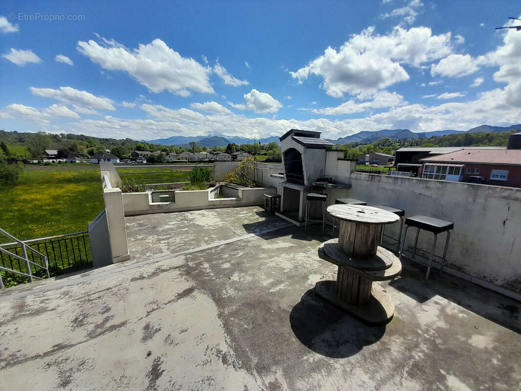 Maison à POUEYFERRE