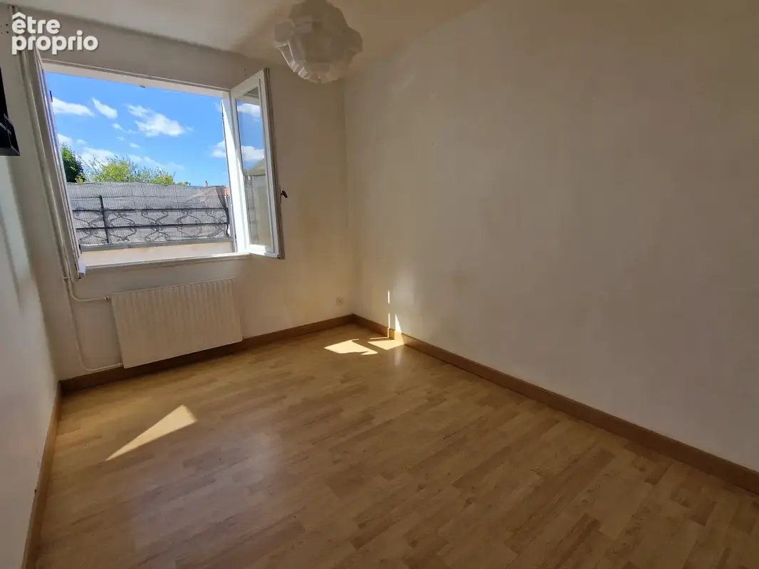 Maison à vendre 4 pièces SAINT JEAN D'ANGELY (17) 95 m² habitables- garage- jardin - photo 6