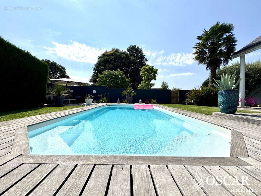 Maison à SAINTE-LUCE-SUR-LOIRE