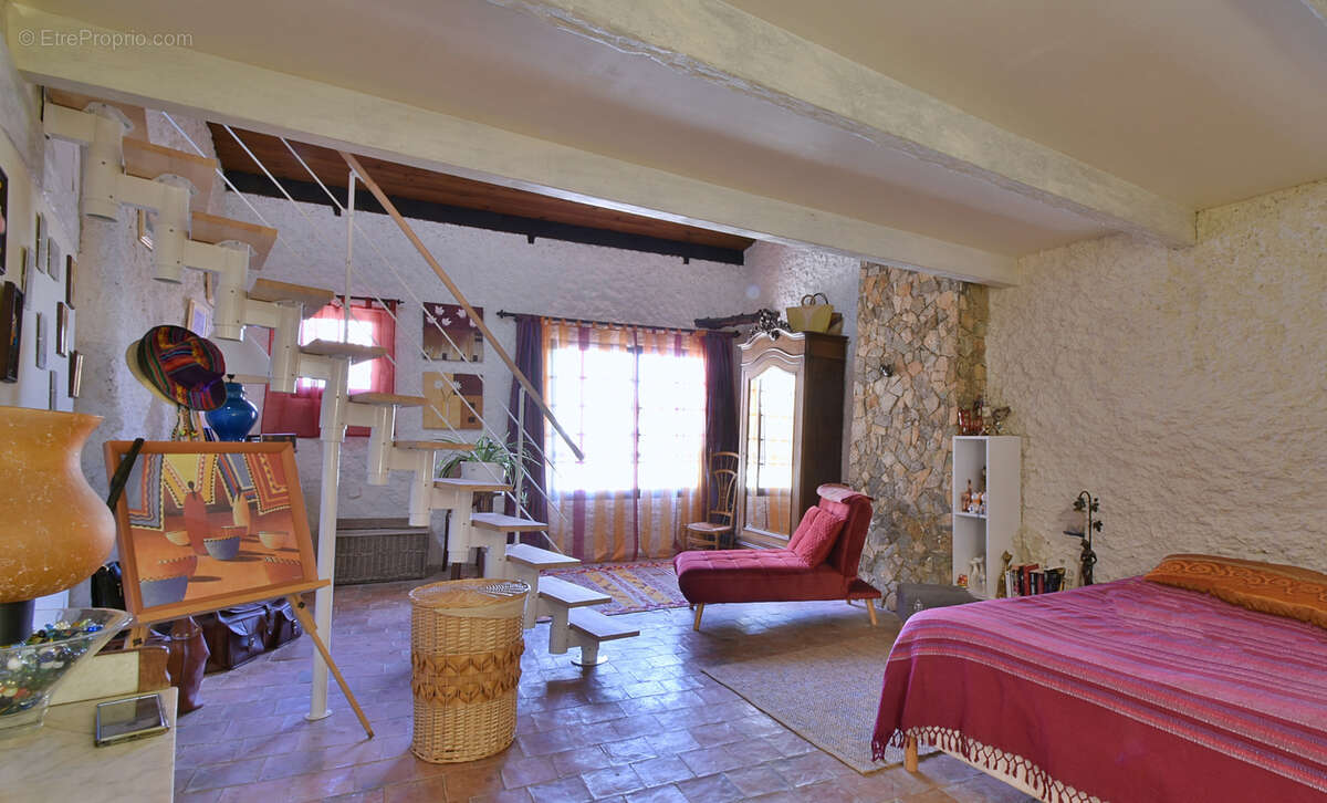 Devenez propriétaire pour 54 000 € d'apport ! Maison de village rénovée T3   Vente à terme libre. Le Val. - photo 5