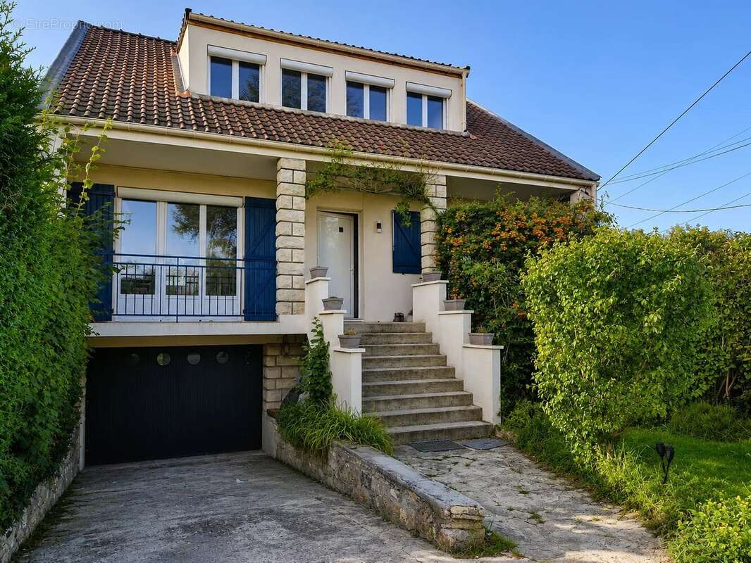 Maison à MAGNY-LES-HAMEAUX