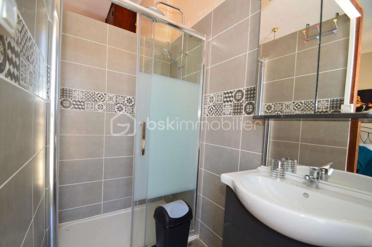 Maison à SAINT-LAURENT-DE-LA-SALANQUE