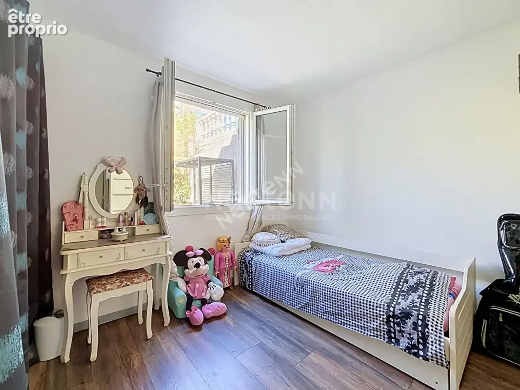 Aigues-mortes - appartement p4 avec grande cour - secteur gare - photo 7