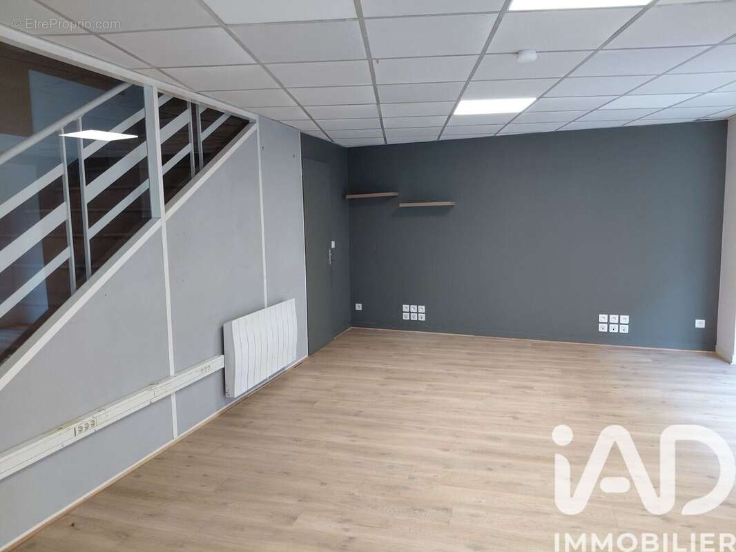 Commerce 325 m² à Saint-Symphorien-Sur-Coise  - photo 2