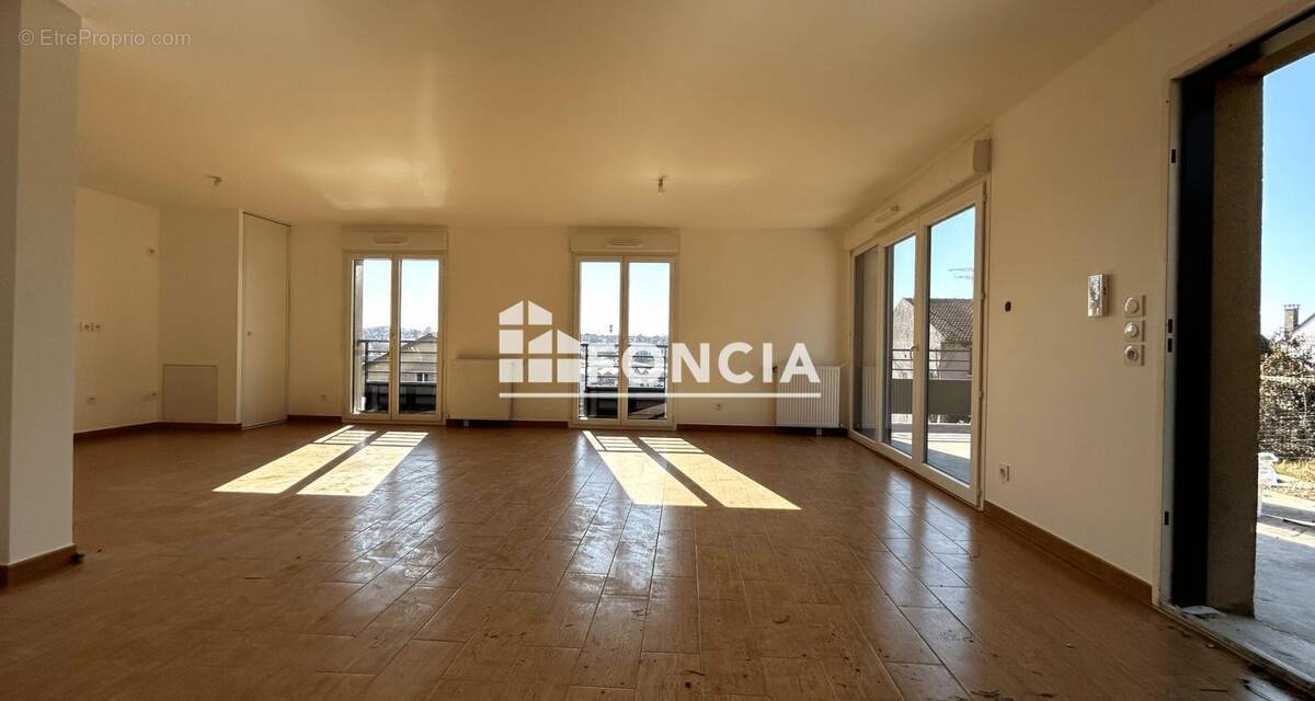 Maison à CORBEIL-ESSONNES