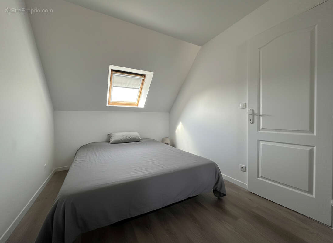 Maison à FONTENAY-LE-VICOMTE