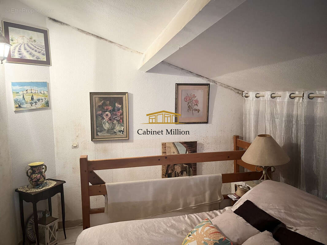 Maison à VIC-LA-GARDIOLE