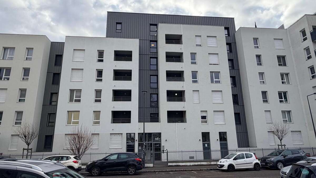Photo 5 - Appartement à VILLEURBANNE