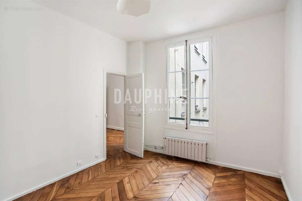 Appartement à PARIS-7E
