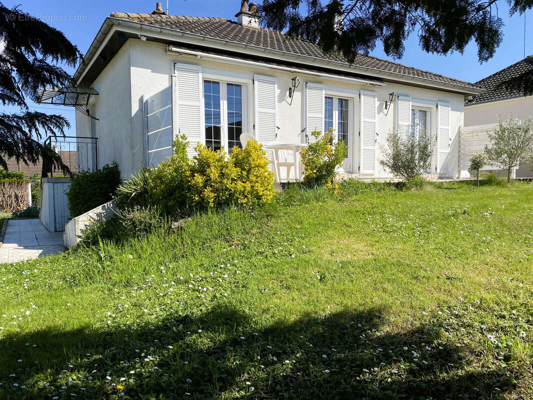 Maison à COURTENAY