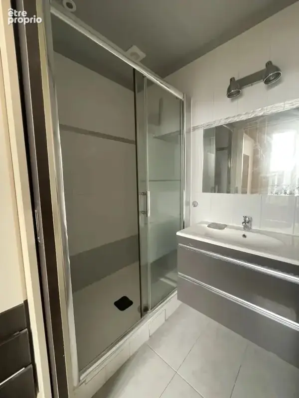 2P de 34 m² avec tout le charme de l’ancien - photo 9