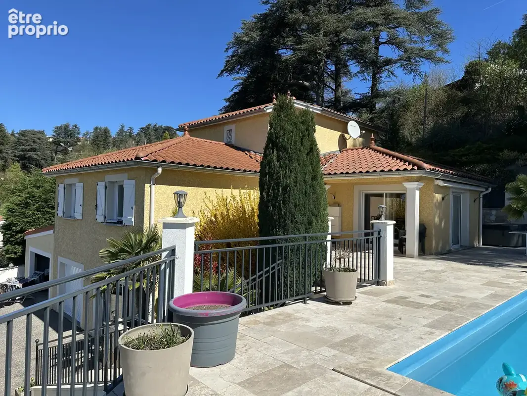 SAINT-GENEST LERPT Maison de 2004 avec piscine 450.000€ - photo 6