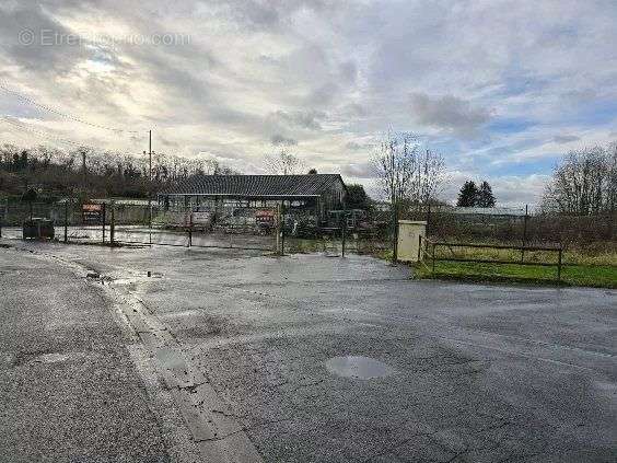 Commerce à RIBEMONT