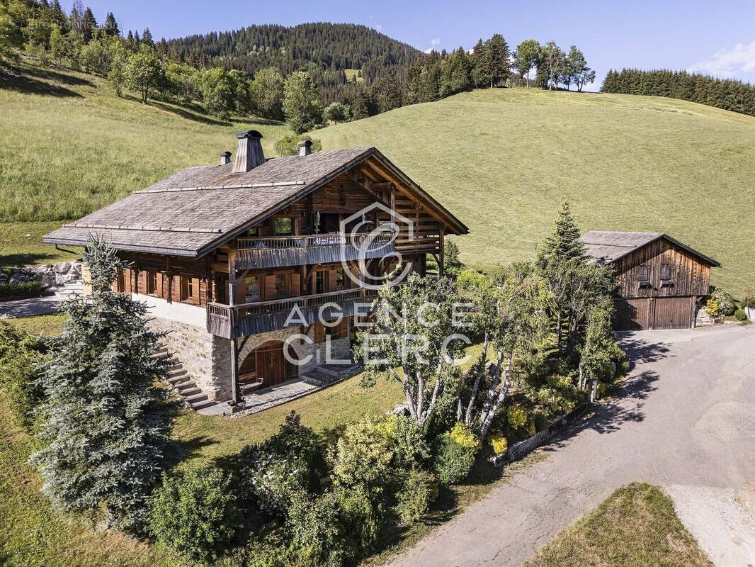 Maison à LA CLUSAZ