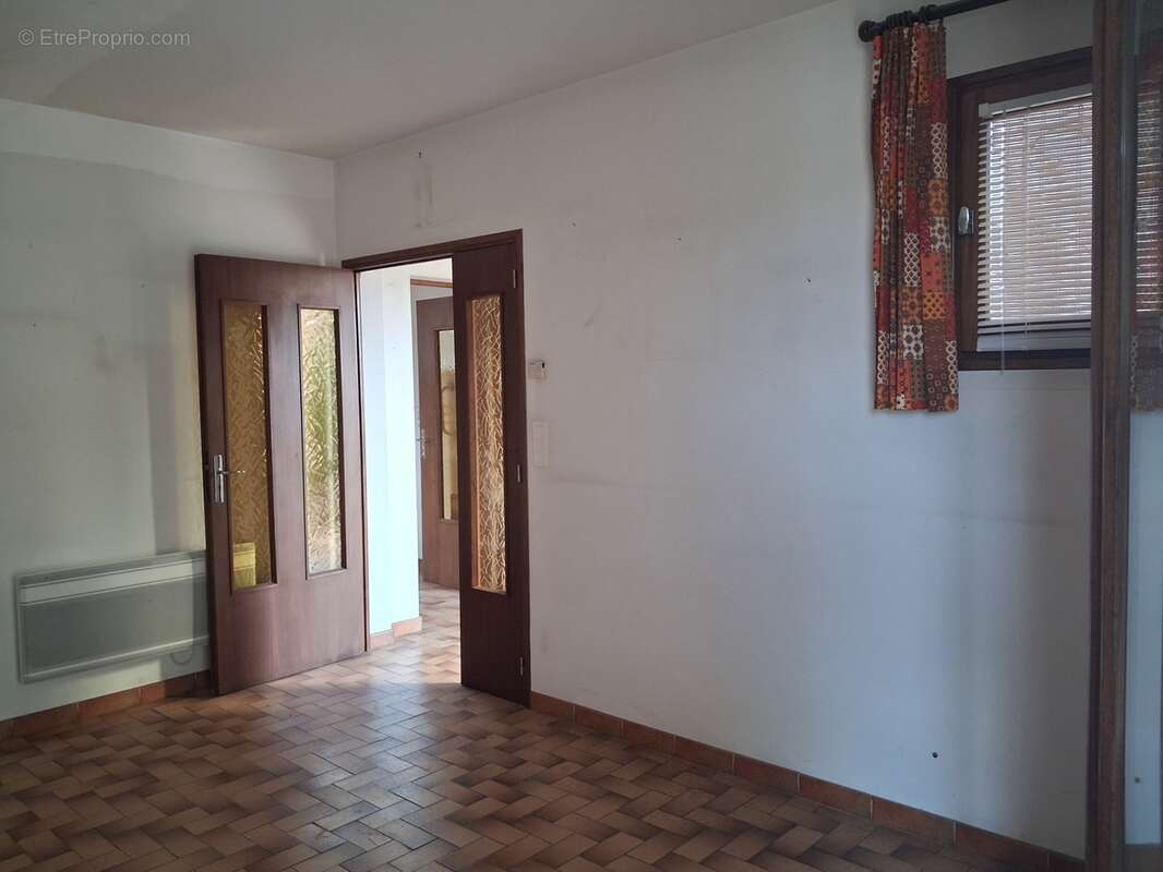 L'ESCALE – Maison individuelle avec véranda, garage et jardin arboré - photo 6