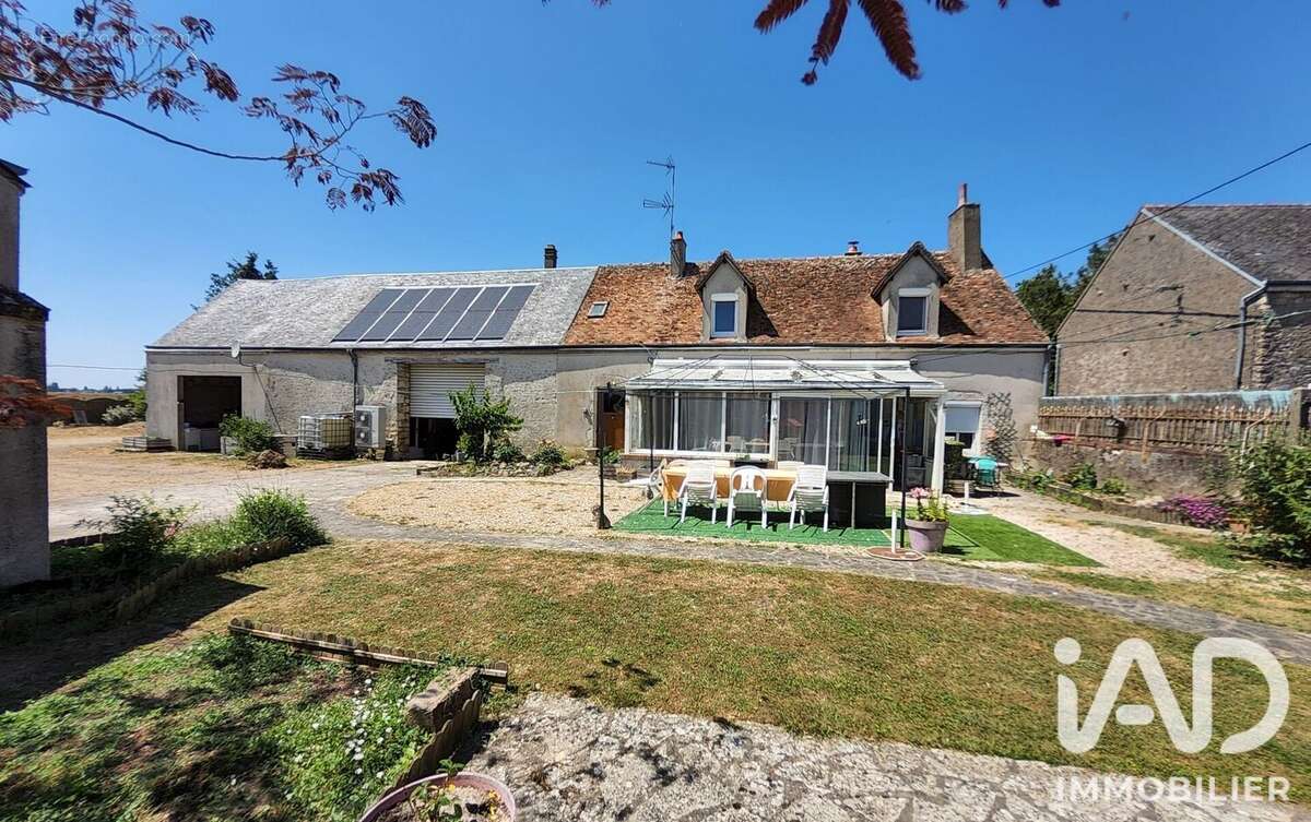 Maison 135 m² à Concriers  - photo 2