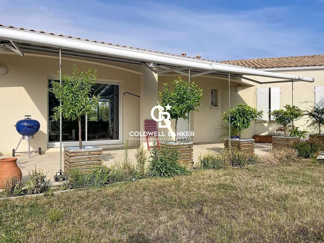 Maison de plain-pied avec garage et jardin et Saintes - photo 5