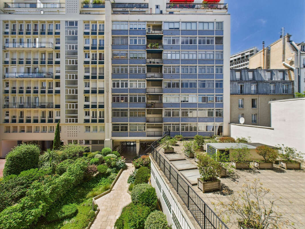 Appartement à PARIS-14E