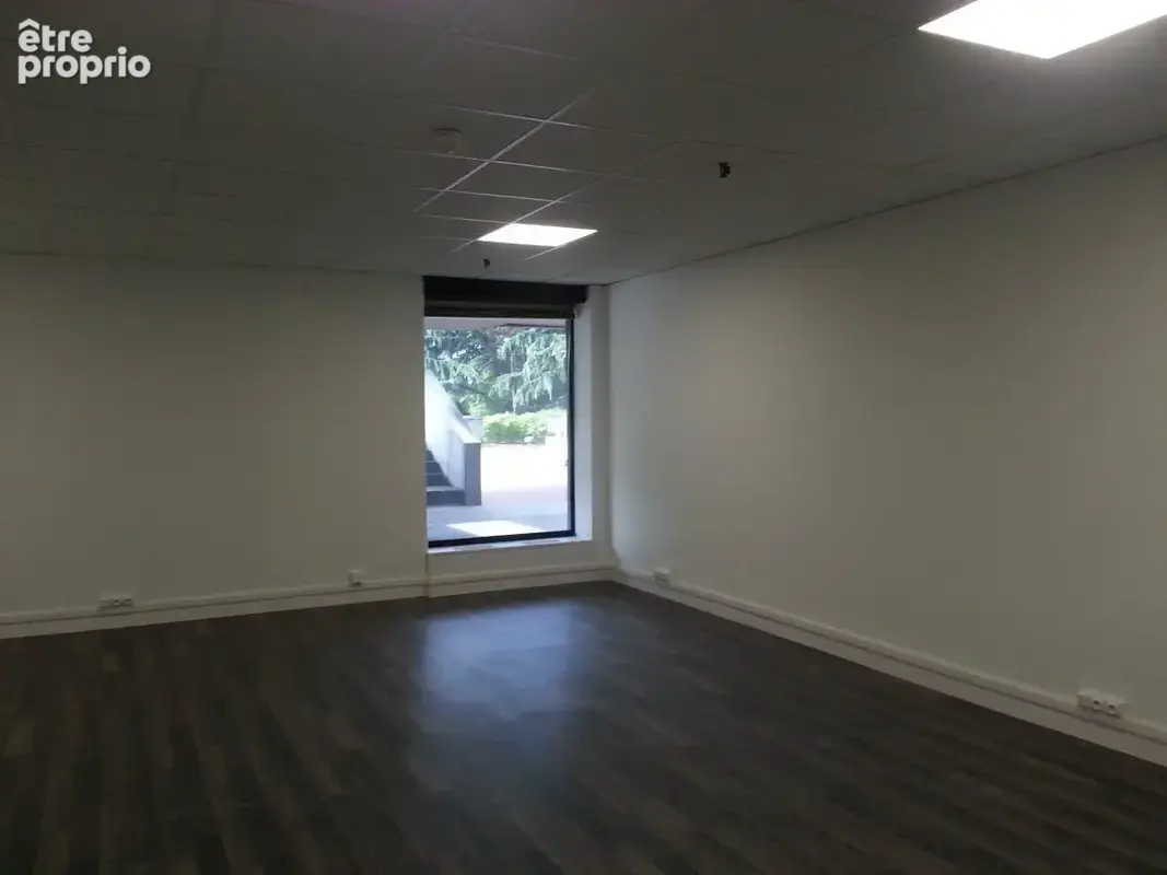 Commerce 45 m² à Saint-Cloud  - photo 2
