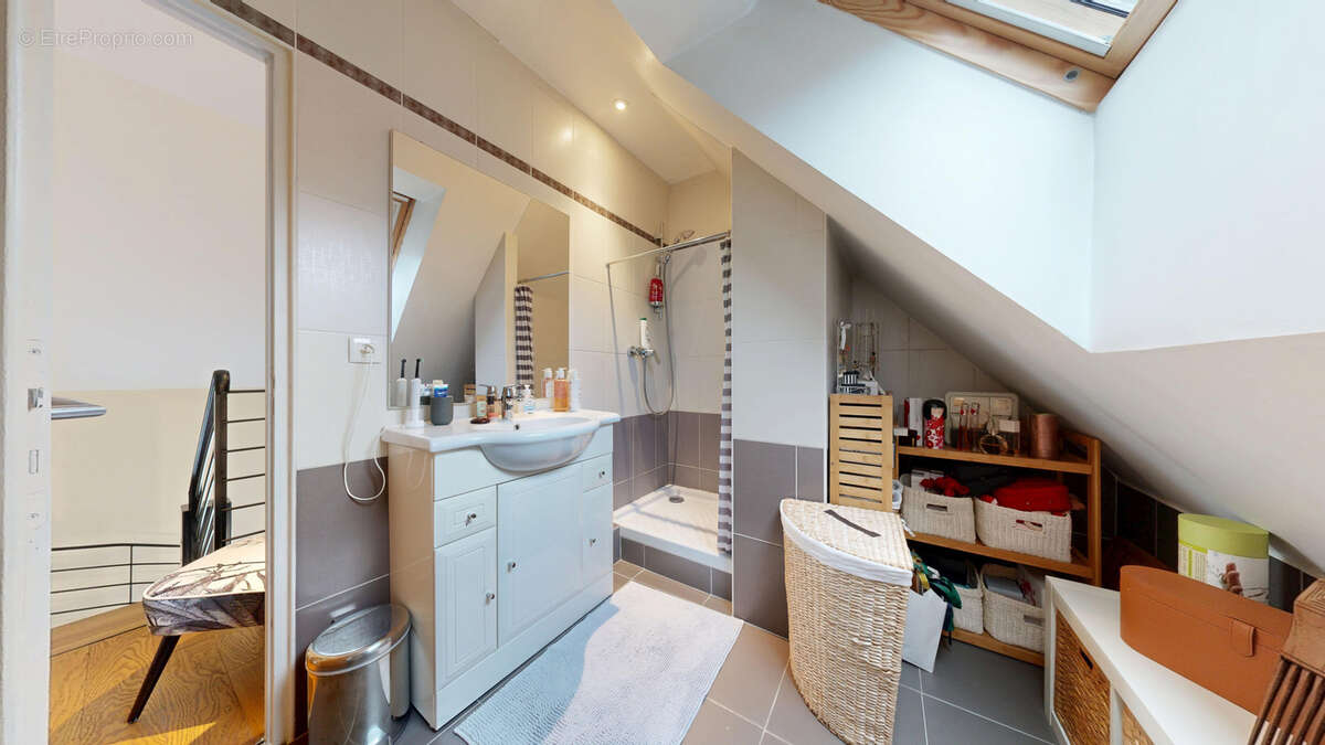 Maison à NEAUPHLE-LE-CHATEAU