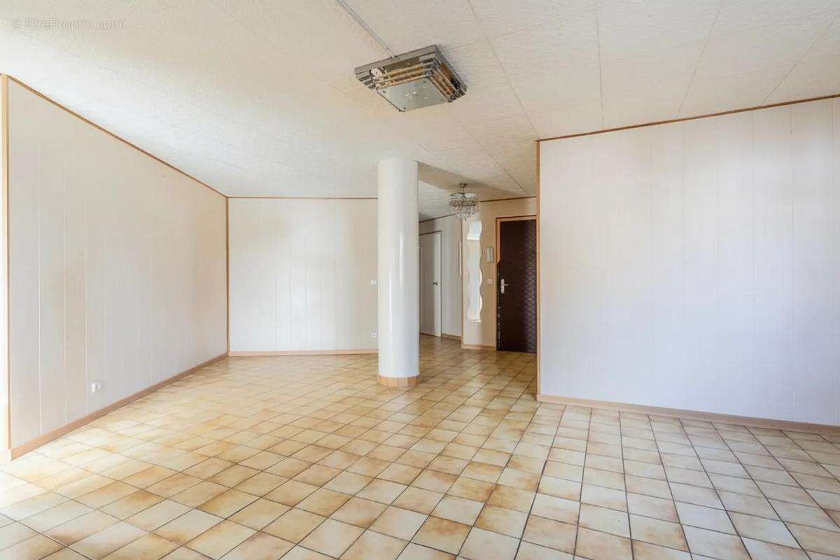 Appartement à AUBERVILLIERS