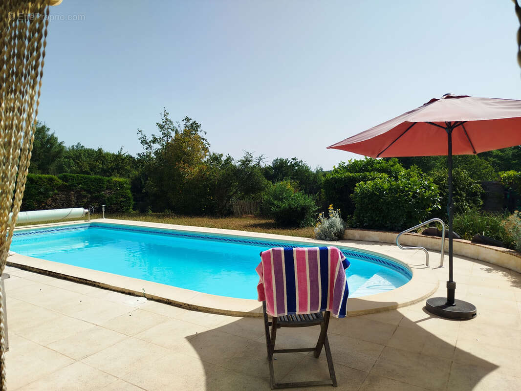 Belle maison familiale de 159 m2 avec piscine sur une parcelle arborée de 2 363 m2 - photo 25