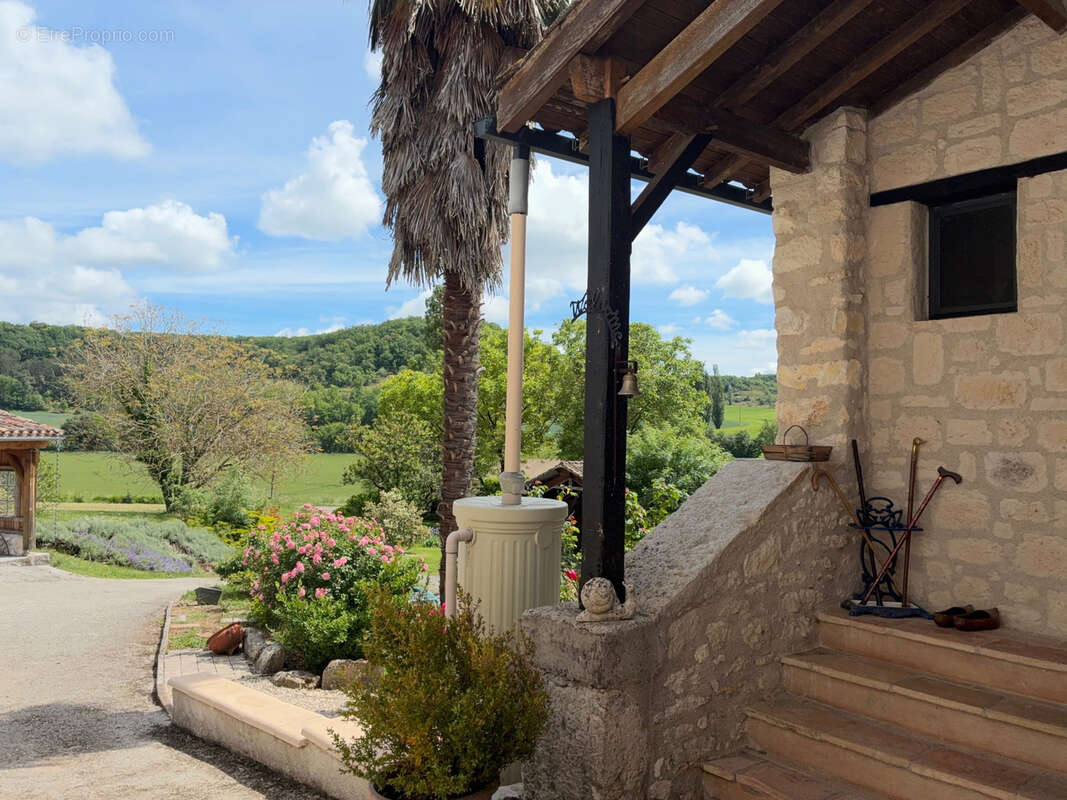 Maison à CASTELNAU-MONTRATIER