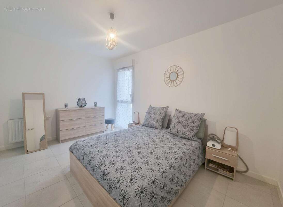 Appartement à PAREMPUYRE