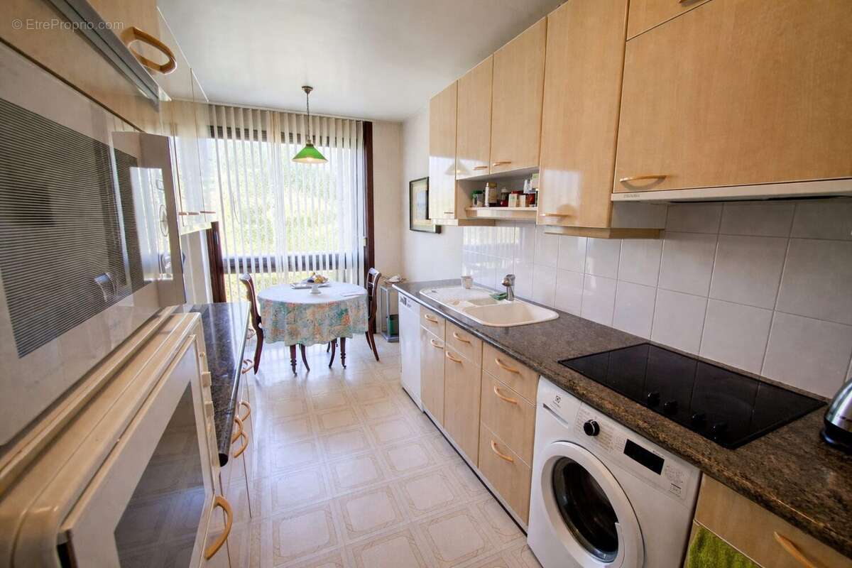 Appartement à FONTENAY-LE-FLEURY
