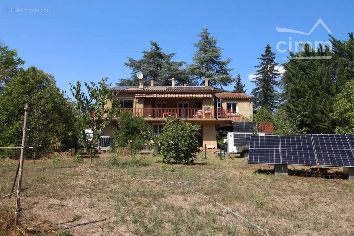 A vendre villa de 212 m² habitables avec un logement en rez de chaussée sur terrain de 5340 m² - photo 23